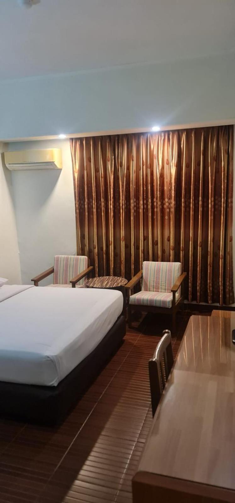 Paradise Hotel Tanjung Pinang Εξωτερικό φωτογραφία