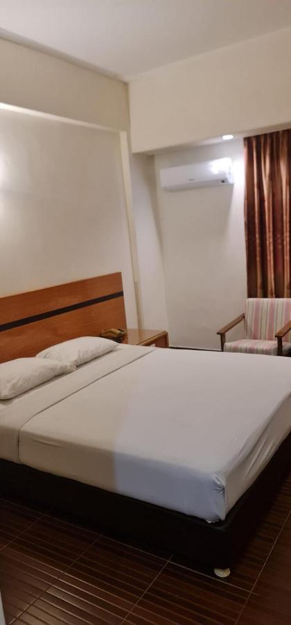 Paradise Hotel Tanjung Pinang Εξωτερικό φωτογραφία